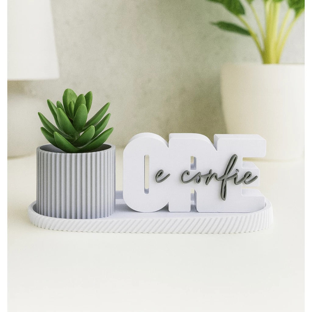 Decorativo “Ore e Confie” com Vaso e Bandeja